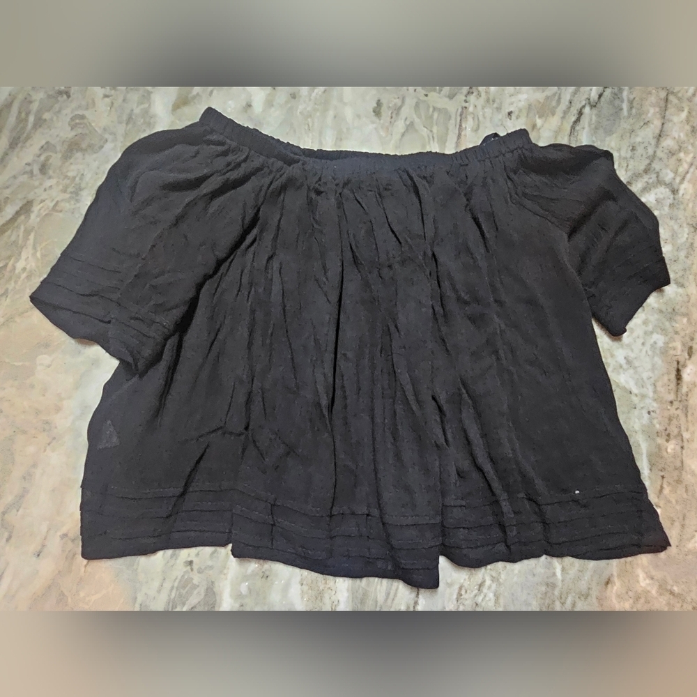 Very J Black Off Shoulder Blouse Women’s Medium Flowy Rayon Boho Top